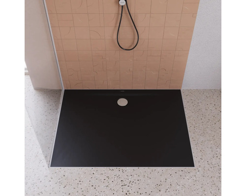Douche à l''italienne avec pomme de douche et drain