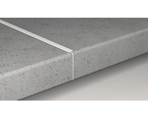 Plan de travail avec bordure blanche