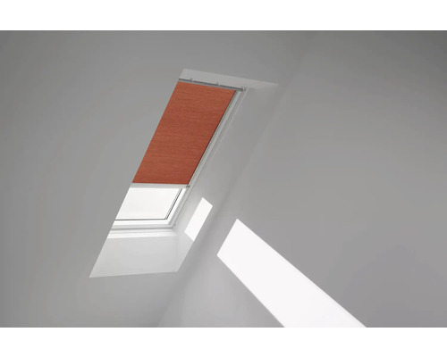Dachfenster mit geschlossenem Plissee
