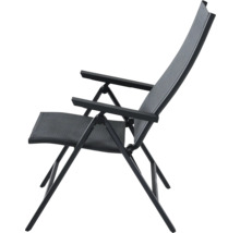 Klappbarer Gartensessel mit Armlehnen.