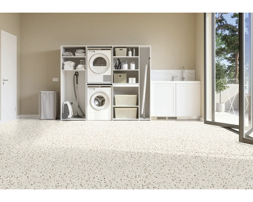 Buanderie lumineuse avec lave-linge, sèche-linge et système d''étagères