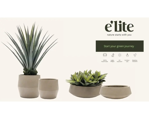 Arrangement avec des plantes artificielles en pot