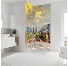 Salle de bains avec paroi de douche et motif urbain