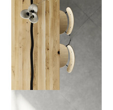 Table en bois avec deux chaises vue de dessus