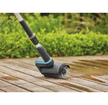 Brosse rotative Gardena pour le nettoyage des terrasses en bois