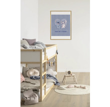 Chambre d'enfant avec lit superposé et poster encadré avec motif Stitch