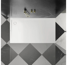 Receveur de douche rectangulaire dans salle de bains avec carrelage
