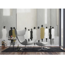 Salon avec fauteuil moderne et peinture murale de personnes