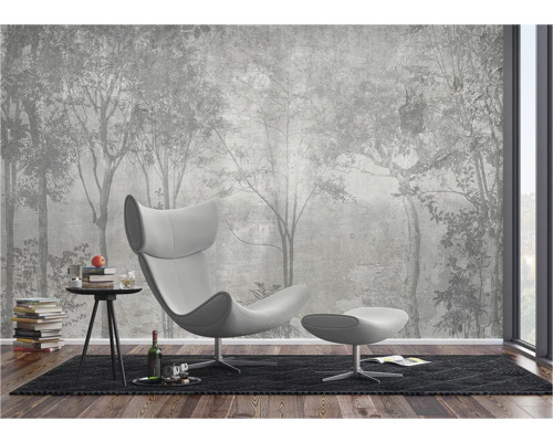 Salon avec papier peint photo motif forêt, fauteuil et table d'appoint