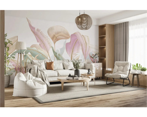 Salon avec canapé, fauteuil, table basse, lampadaire et papier peint à motifs pour une ambiance élégante