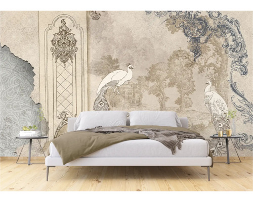 Schlafzimmer mit Wandtapete im Vintage Stil mit Pfauenmuster