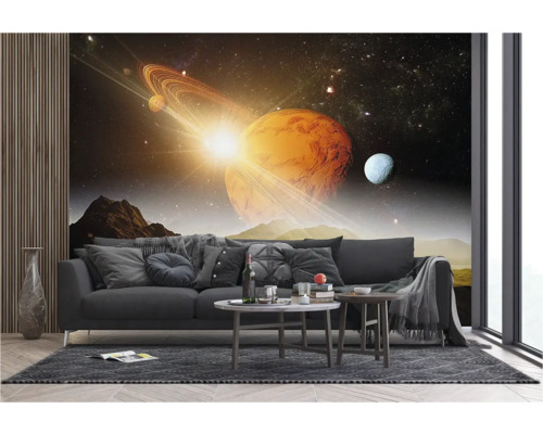 Salon avec un papier peint photo sur le thème de l'espace, représentant une galaxie lointaine et une planète avec des anneaux.