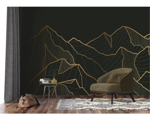 Salon avec papier peint à motif de montagne, fauteuil, tapis et table d'appoint