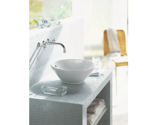 Meuble-lavabo de salle de bain avec vasque à poser et robinetterie