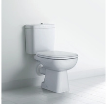 WC au sol en céramique dans la salle de bain
