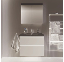 Modernes Badezimmer mit Waschbeckenunterschrank, Spiegelschrank und Handtuchhalter