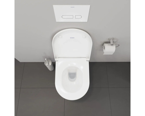 Aufnahme einer Toilette mit Toilettenbürste, Spülkasten und Toilettenpapierhalter