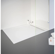 Ebenerdige Dusche mit Duschwanne, Duschkabine und Ablaufgarnitur