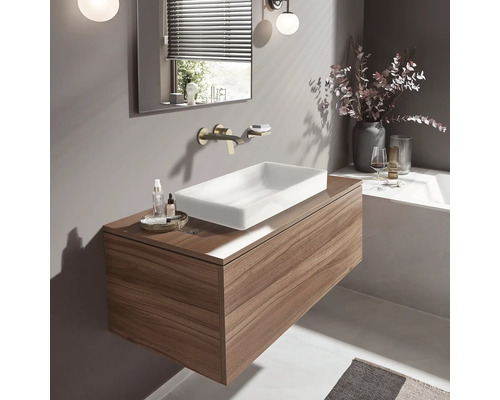 Modernes Badezimmer mit Waschtischunterschrank, Aufsatzwaschbecken und Armatur