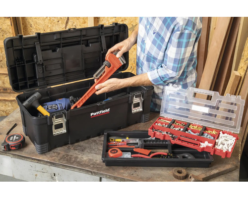 Boîte à outils avec outils et accessoires