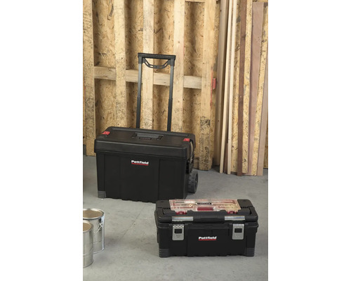 Zwei schwarze Pattfield Werkzeugkoffer, einer davon mit Rollen und Teleskopgriff.