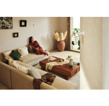 Wohnzimmer mit Überwachungskamera zur Sicherheit