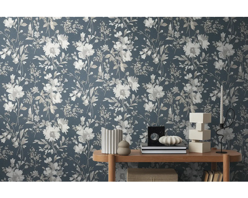 Papier peint décoratif à motifs floraux dans un salon