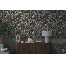 Papier peint décoratif à motif floral dans un espace de vie élégant