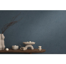 Papier peint décoratif avec motif textile dans la pièce à vivre