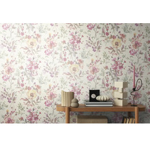 Papier peint à fleurs avec motif floral dans un intérieur