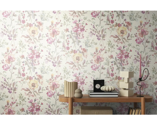 Papier peint à fleurs avec motif floral dans un intérieur