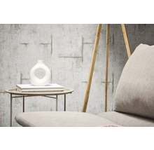 Dekorative Tapete im Beton-Look mit Bewehrungsstahldesign im Wohnzimmer.