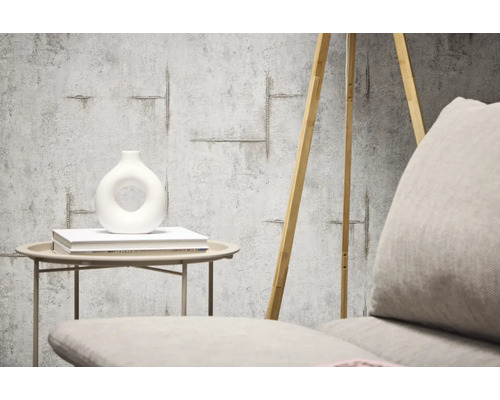 Dekorative Tapete im Beton-Look mit Bewehrungsstahldesign im Wohnzimmer.
