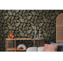 Vue décorative d'une pièce avec un papier peint mural à motif de feuilles