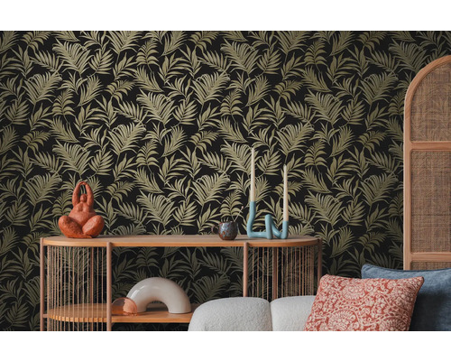 Vue décorative d'une pièce avec un papier peint mural à motif de feuilles