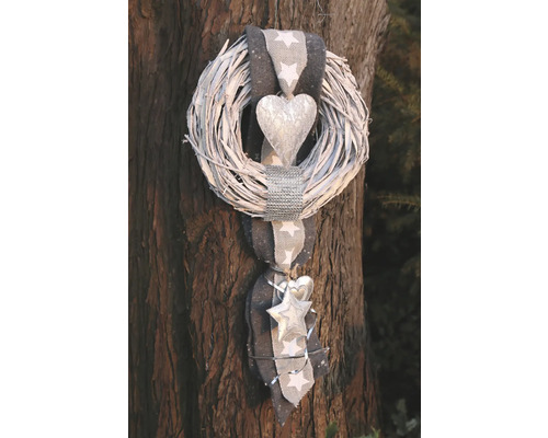 Couronne décorative avec motifs de cœur et d'étoile comme décoration d'arbre