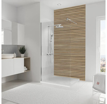 Helles Badezimmer mit Duschabtrennung, Waschtisch und Holzverkleidung