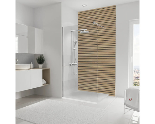 Helles Badezimmer mit Duschabtrennung, Waschtisch und Holzverkleidung