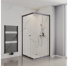 Begehbare Dusche mit Handtuchwärmer im Badezimmer