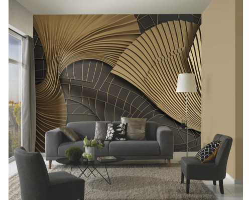 Wohnzimmer mit grauer Couch, Sessel, Tisch und Fototapete mit abstraktem Muster