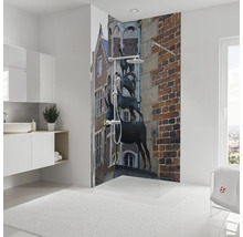 Badezimmer mit Duschwand und Bremer Stadtmusikanten Motiv