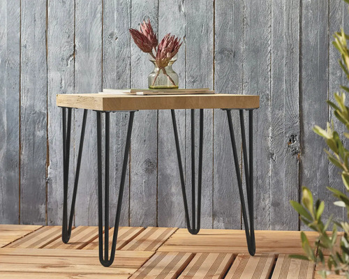 Table d'appoint en bois avec pieds en métal et vase de fleurs