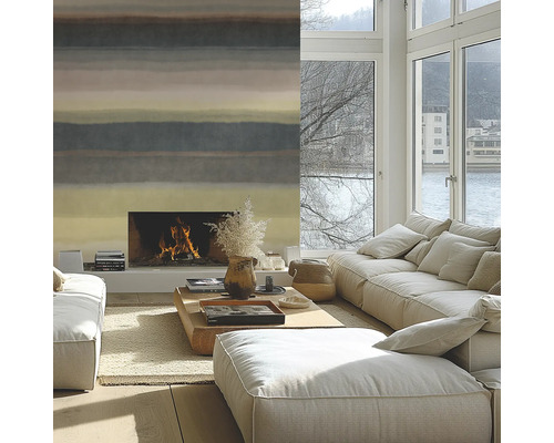 Salon lumineux avec cheminée, grande fenêtre et mobilier moderne