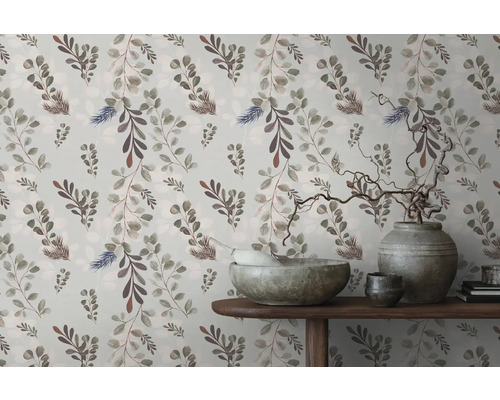 Tapete mit botanischem Blätterdesign in einem Interieur