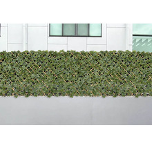 Dekorative Sichtschutzwand mit künstlichen Blättern