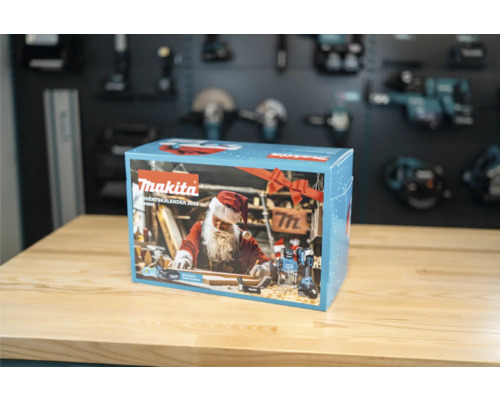 Calendrier de l'Avent Makita 2025 sur une table en bois