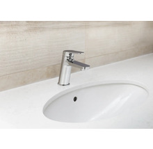 Aufnahme eines Waschbeckens mit einer Armatur