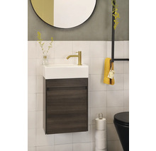 Modernes Badezimmer mit Waschbeckenunterschrank, Armatur, Spiegel und Handtuchhalter