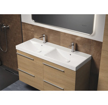 Meuble-lavabo avec double vasque, meuble bas avec tiroirs et miroir dans la salle de bain