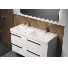 Meuble double vasque avec meuble sous-vasque et deux robinets dans la salle de bain